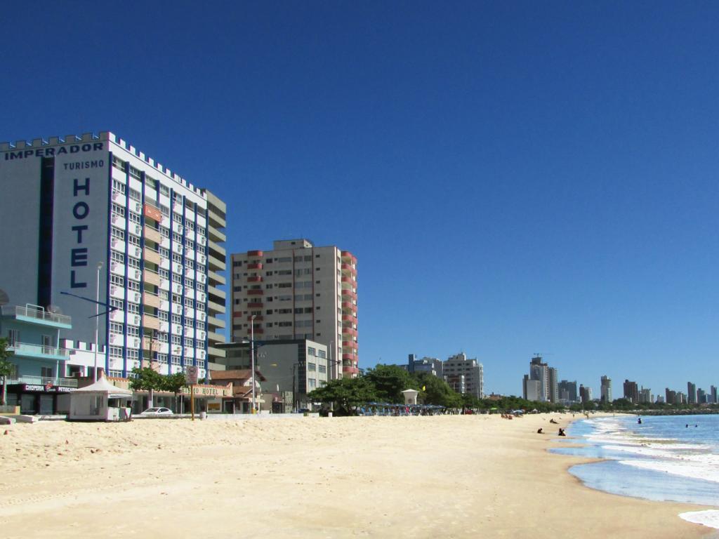 Imperador Turismo Hotel Piçarras Buitenkant foto